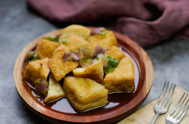 review-makanan-tahu-gejrot-pedas-asam-segar-nikmat