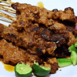 Review Makanan Sate Kambing Madura yang Empuk