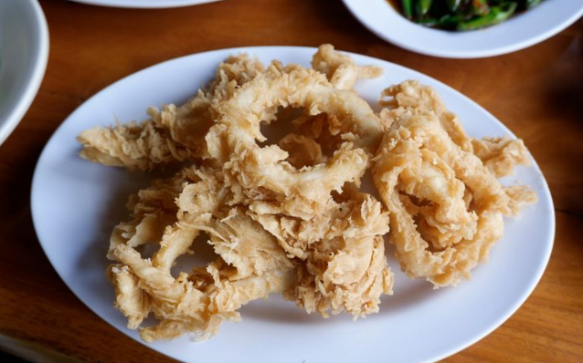 review-cumi-goreng-tepung-renyah-di-luar-empuk