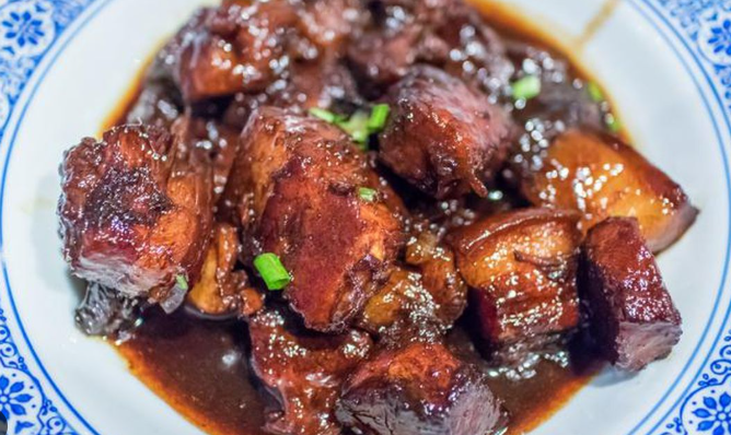 Review Babi Kecap dengan Rasa Manis Legit