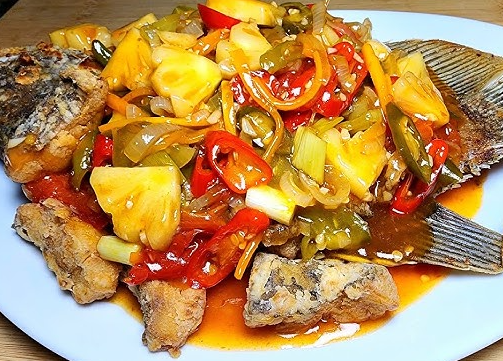 Review Ikan Goreng Gurame Saus Asam Manis