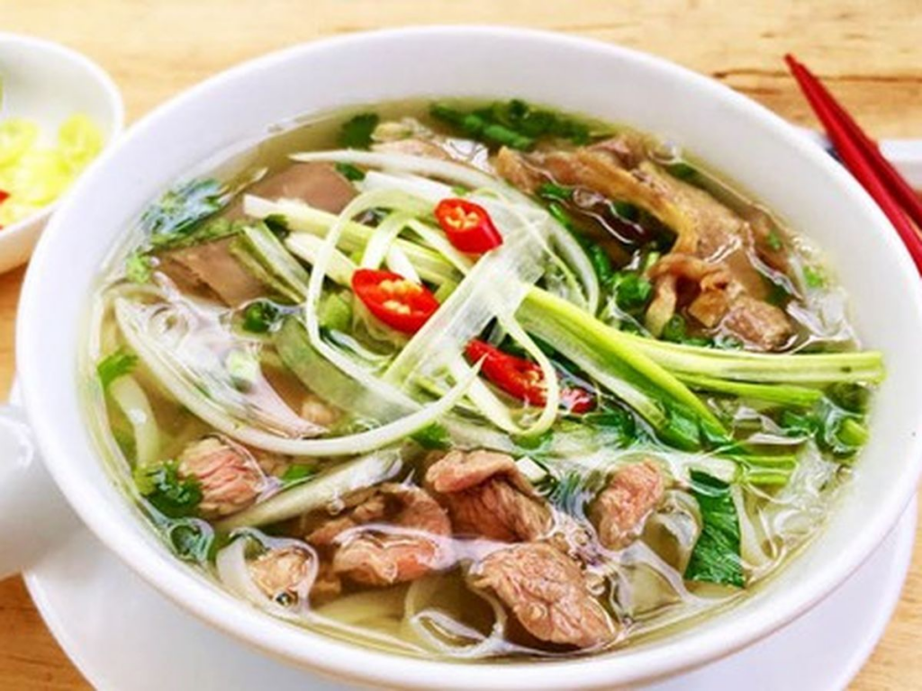 Review Makanan Pho Hanoi Kaldu Sapi Terbaik di Vietnam